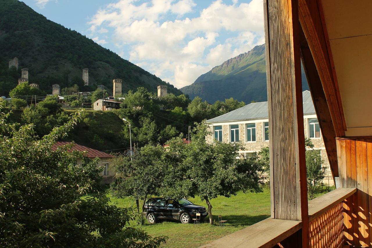 Hostel The Misty Mountains Mestia Eksteriør billede