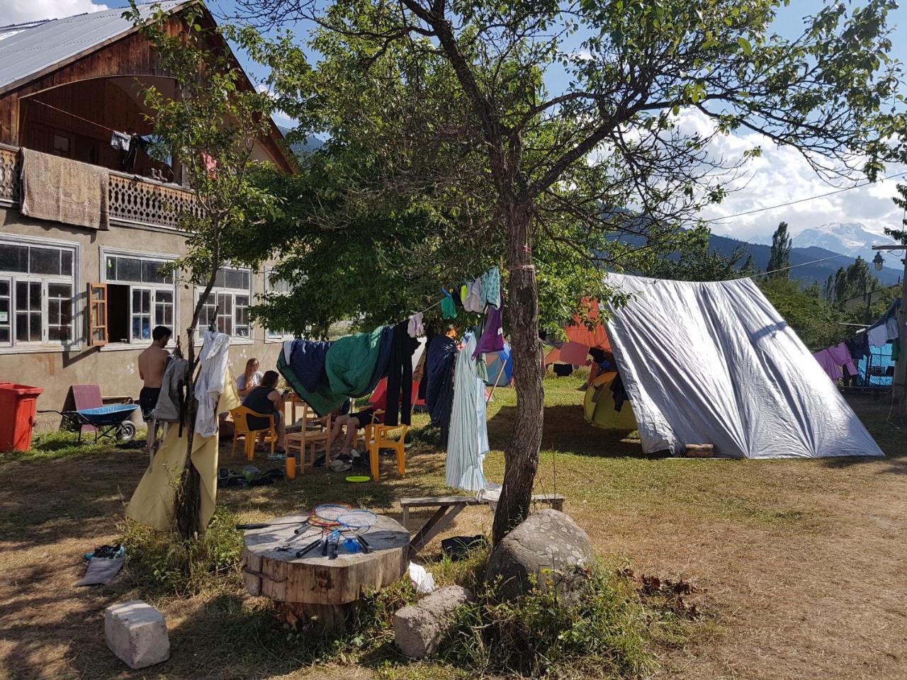 Hostel The Misty Mountains Mestia Eksteriør billede